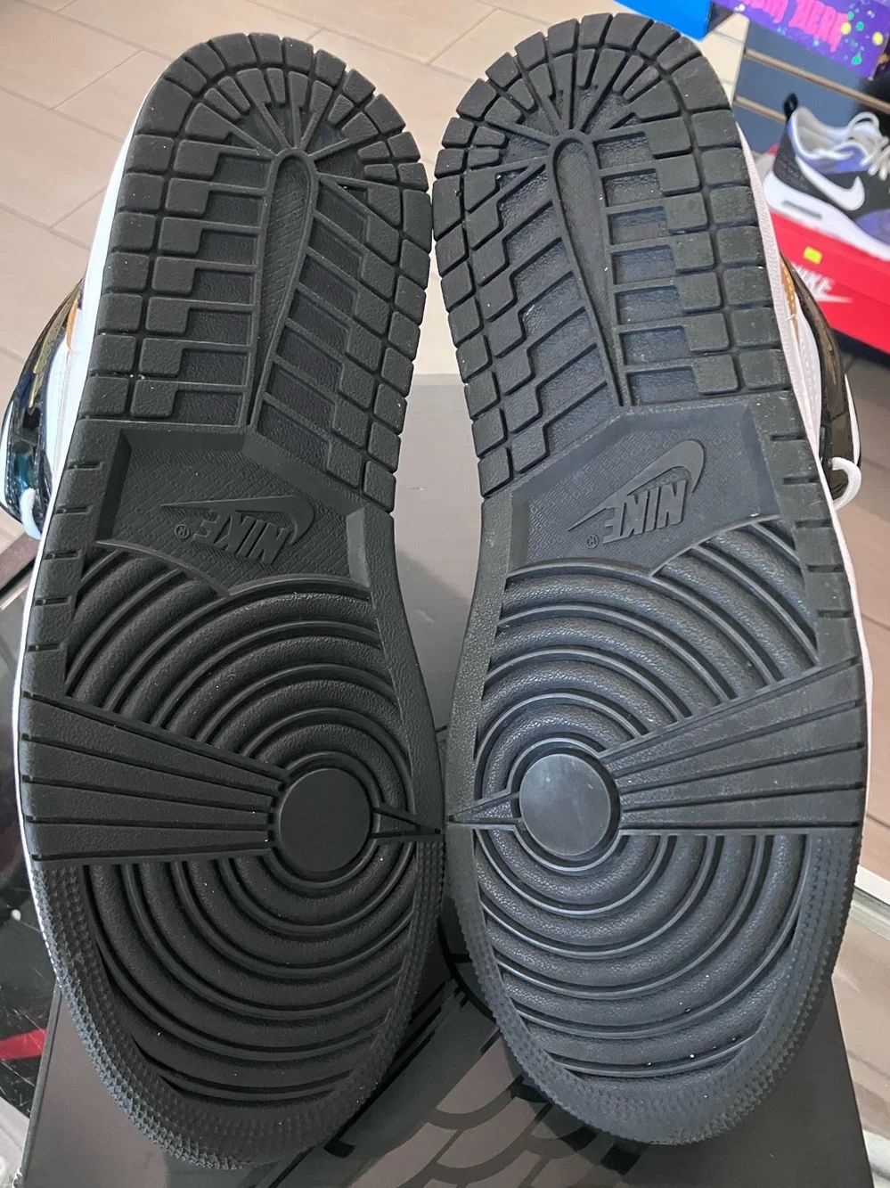 Air Jordan 1 Mid Patent Black White Gold Size 9